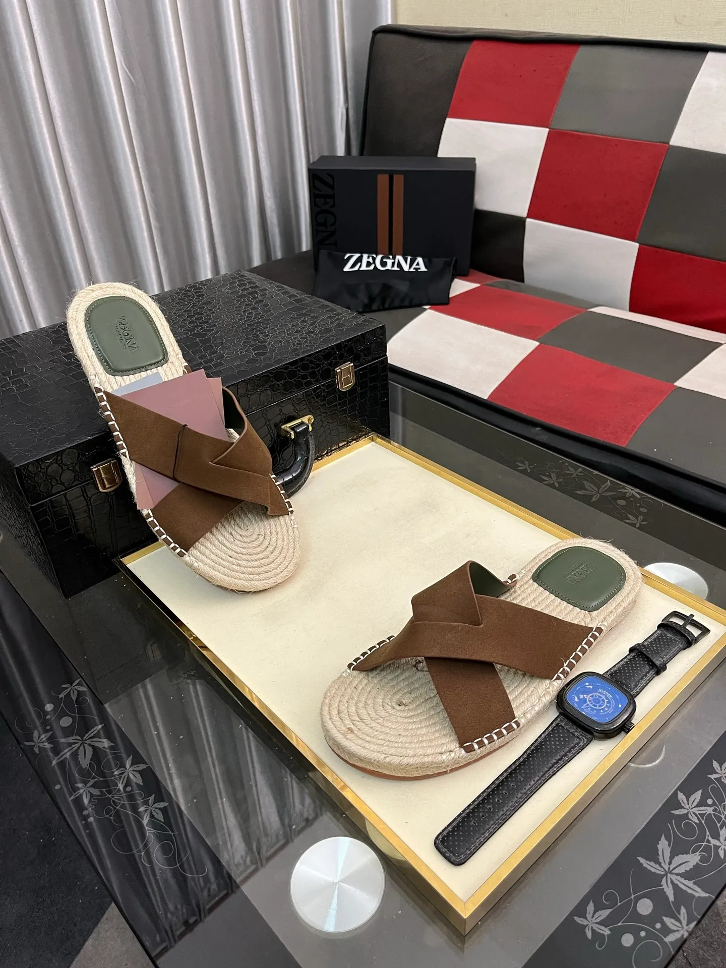 Men's shoes 💰320⌚️⌚️《HERMES》Hermès 💁♂️Men's casual slippers, compare the quality at the counter🧚🏿♂️ The upper layer has a stone pattern with clear texture, showing high-end, high-end, comfortable to wear and versatile. Purely hand-pulled, raw rubber breathable outsole, breathable and comfortable lambskin lining, 100% comfortable density, original rubber outsole wear-resistant code number 38-44. Can be customized 45-46-47